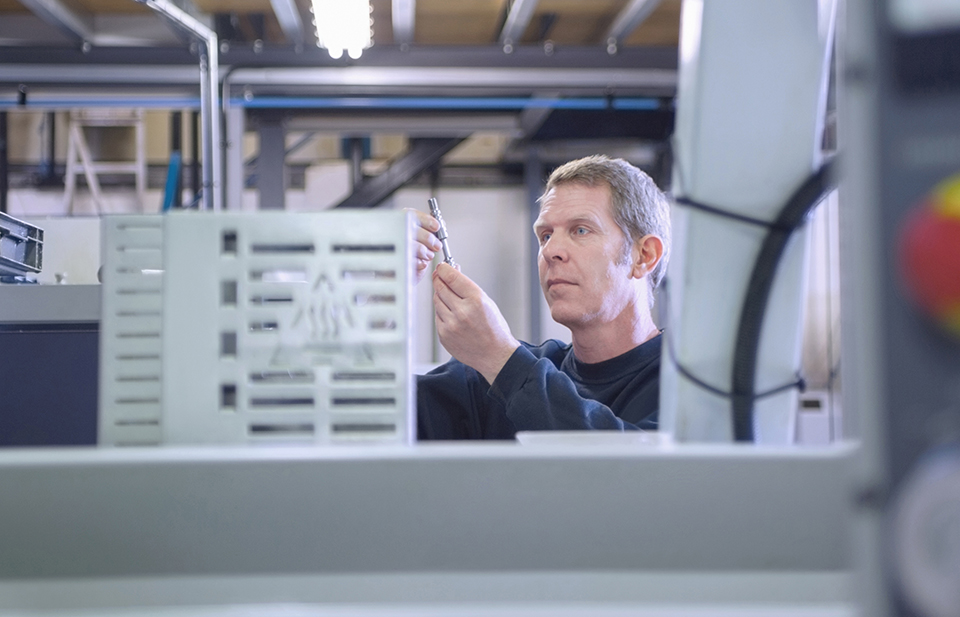 三相力矩数控产品直流数控产品生产线